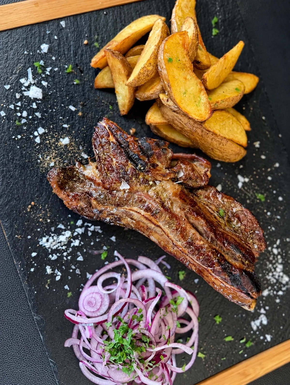 COSTILLA DE TERNERA A LA PARRILLA 1000g
Tiempo de preparación: 30+ minutos