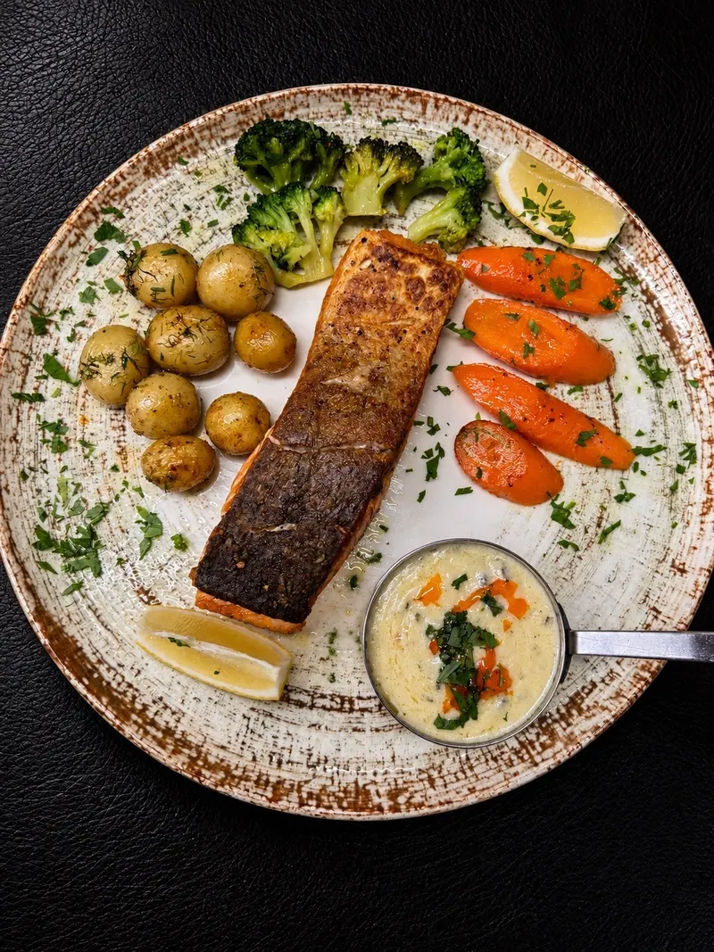 PLATO DE LA SEMANA DEL CHEF «SALMÓN CON VERDURAS»