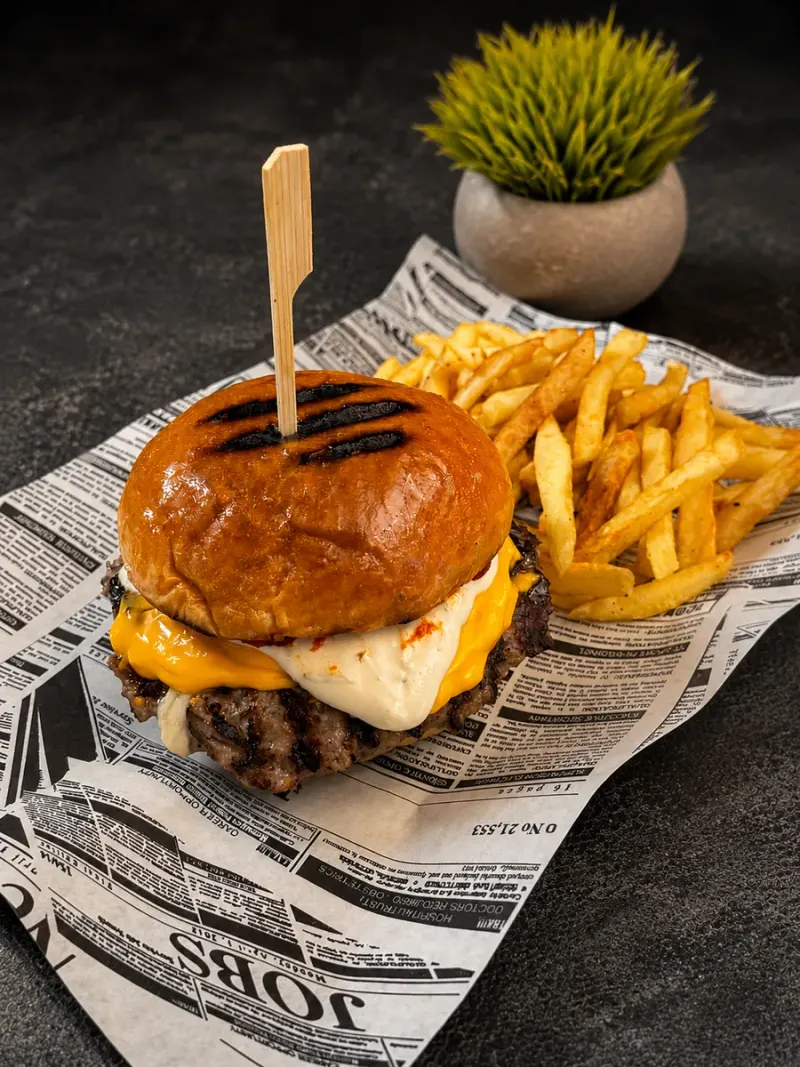 HAMBURGUESA BALCÁNICA