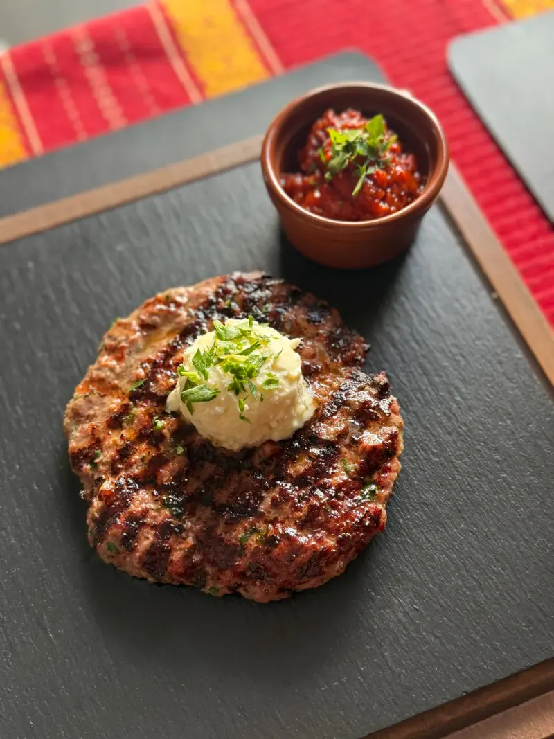 Pljeskavica de Ternera a la Parrilla