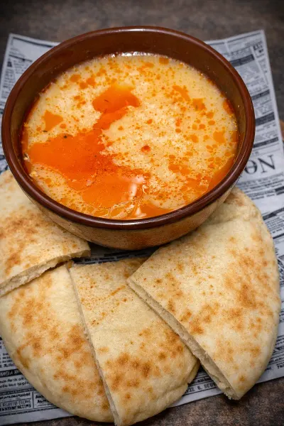 Sopa tradicional de callos búlgara